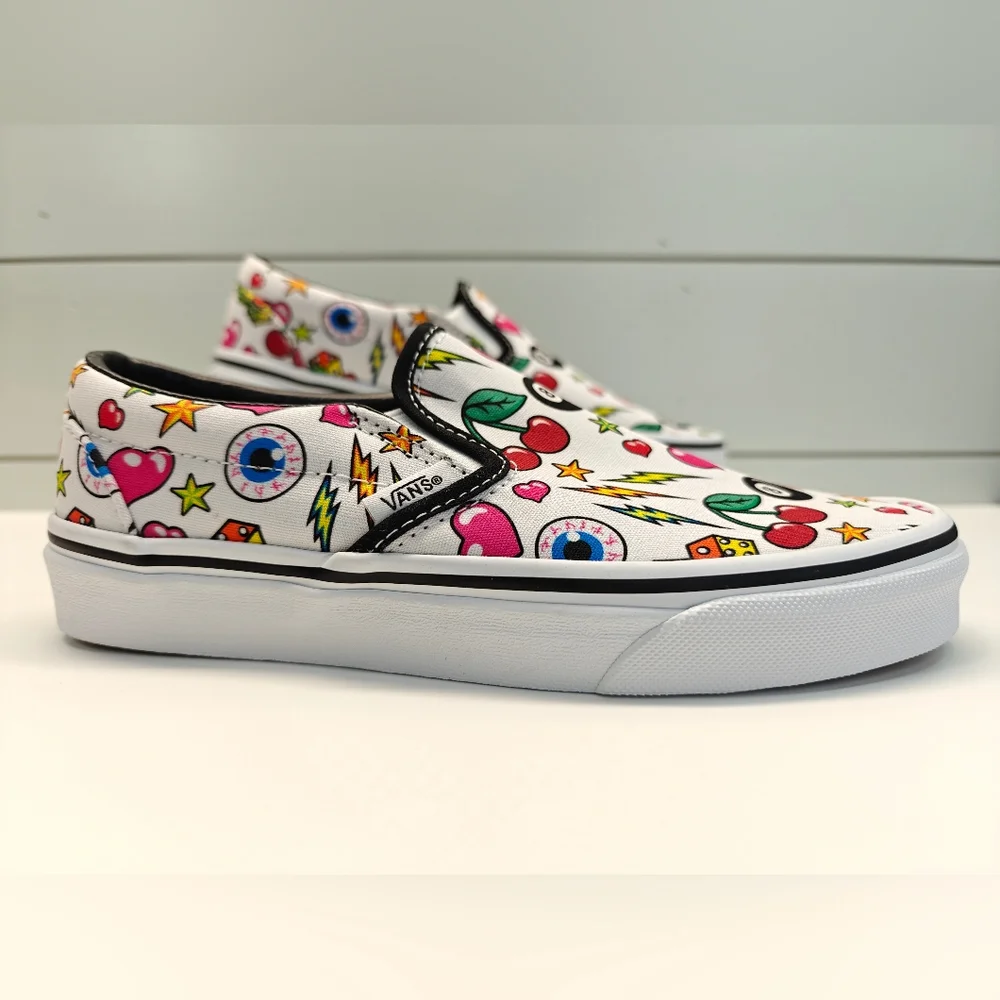 Vans Classic Slip-On Dice Bolts Hearts Eyeballs Cherries 8-Balls Print Women 7.5 - Picture 2 of 8